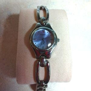 Vintage FOSSIL Quartz Watch with Silvertone Violet Face